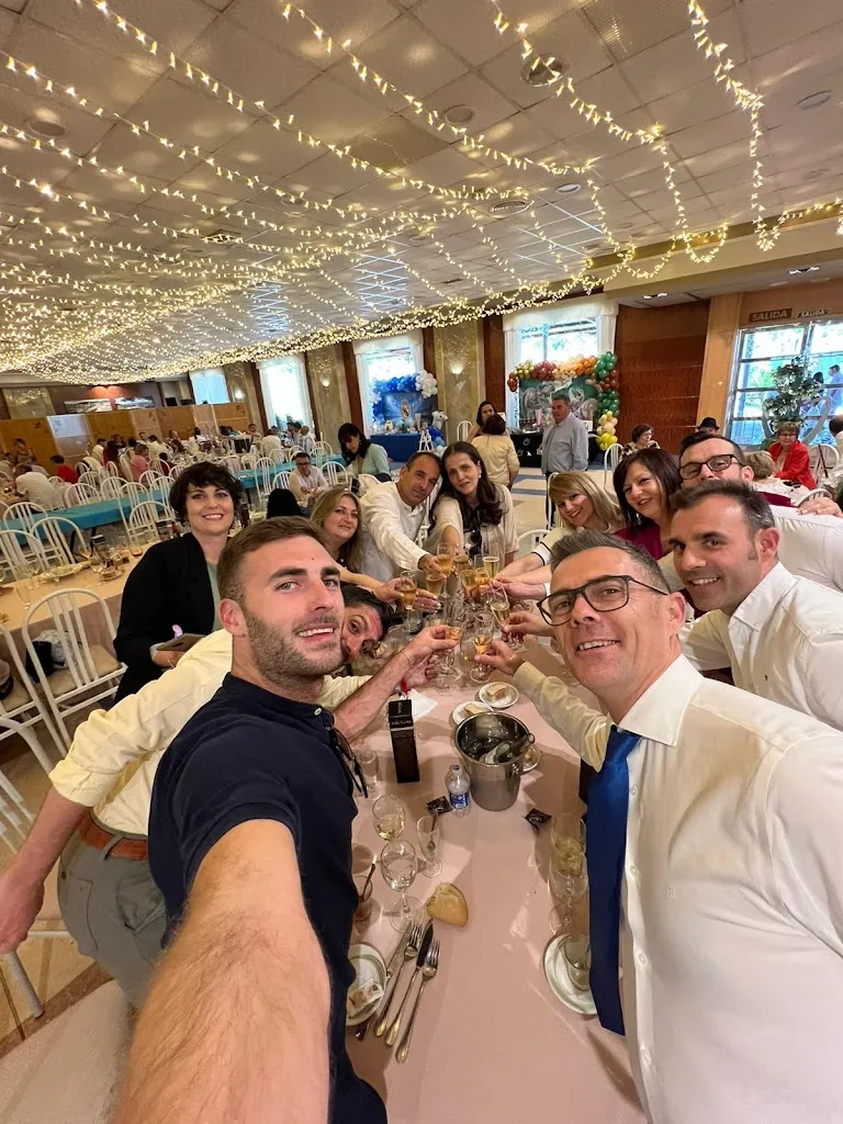 Manuel Martínez Mulero_Salones Cristi_Caravaca_review