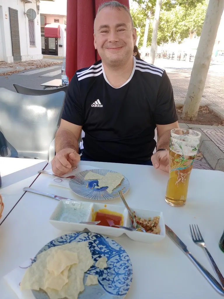 Clara_Taj Mahal indian Restaurant pinoso_Pinós el/Pinoso_review