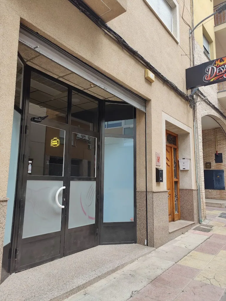 Nikki Parker_Desaster garage_Cehegín_review