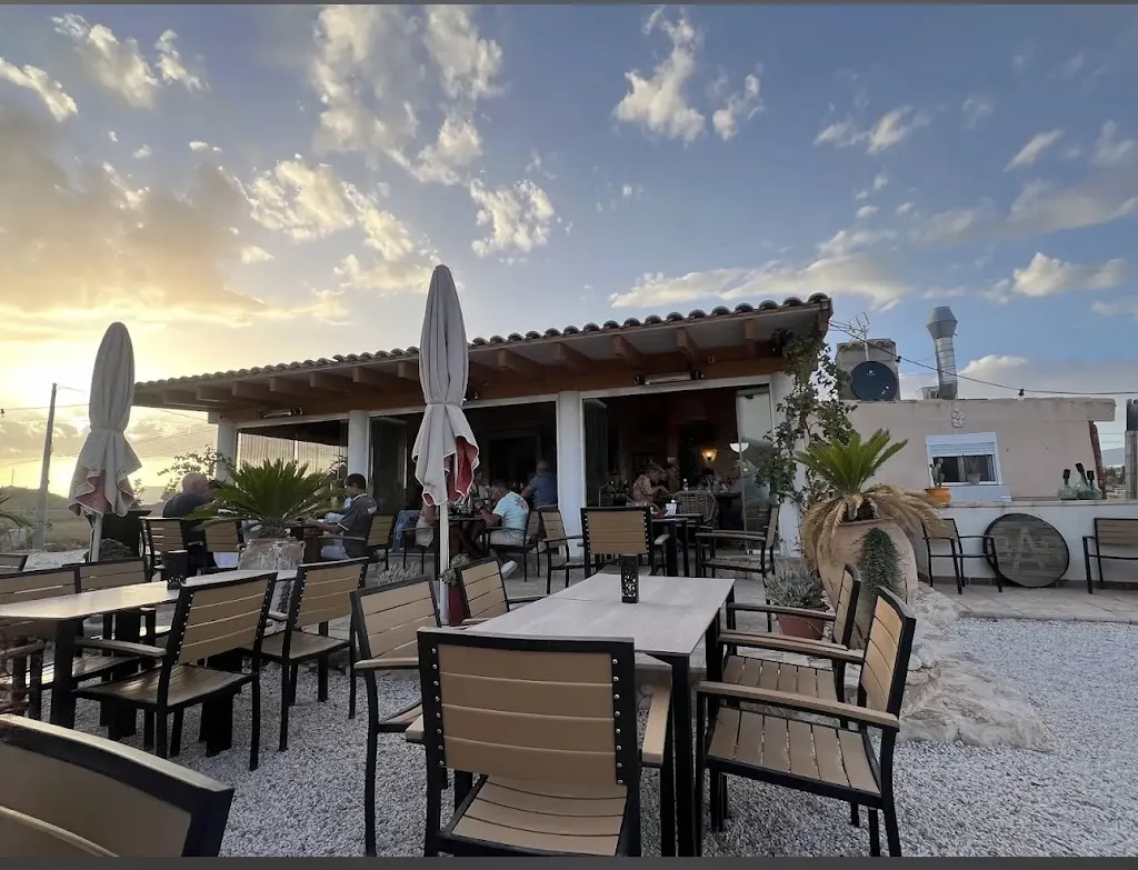 Bar ¡MUCHO! - copas y tapas restaurant in Pinós el/Pinoso