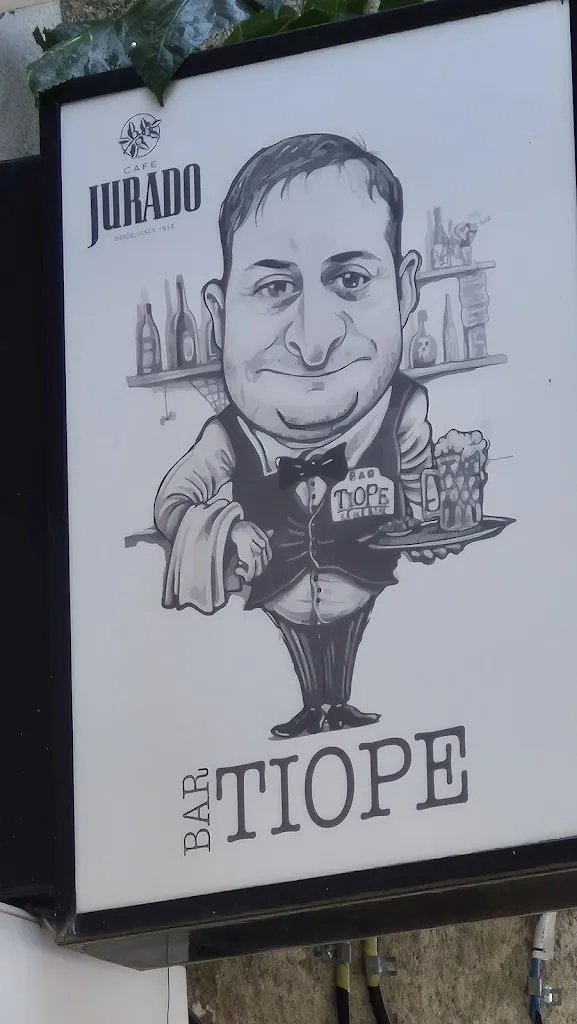 Anton Phillips_Bar Tiope_Cehegín_review