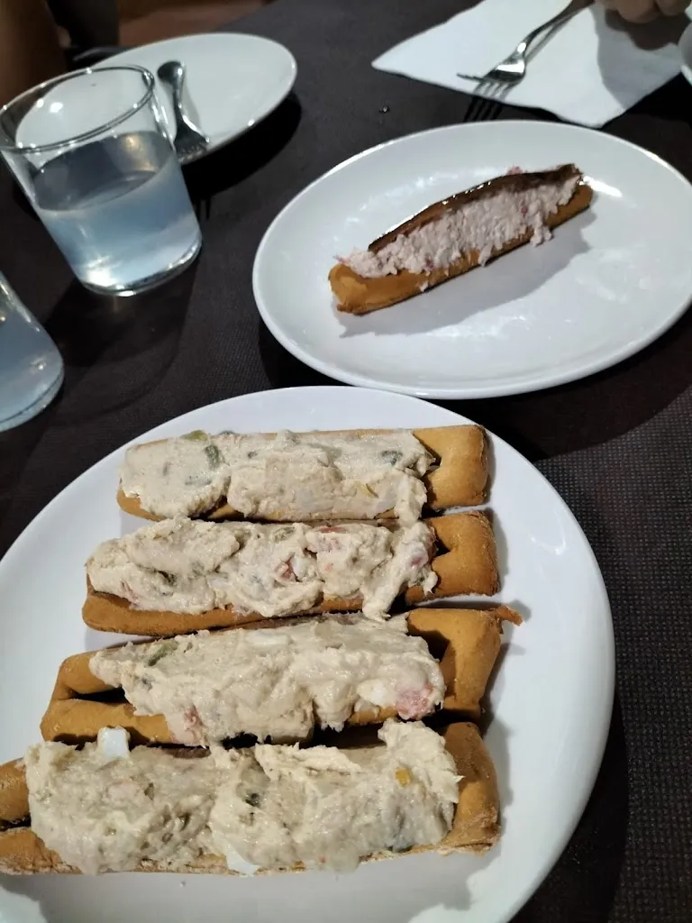 Juan Manuel Pérez Palomanes_Jackaroo Bar_Fortuna_review