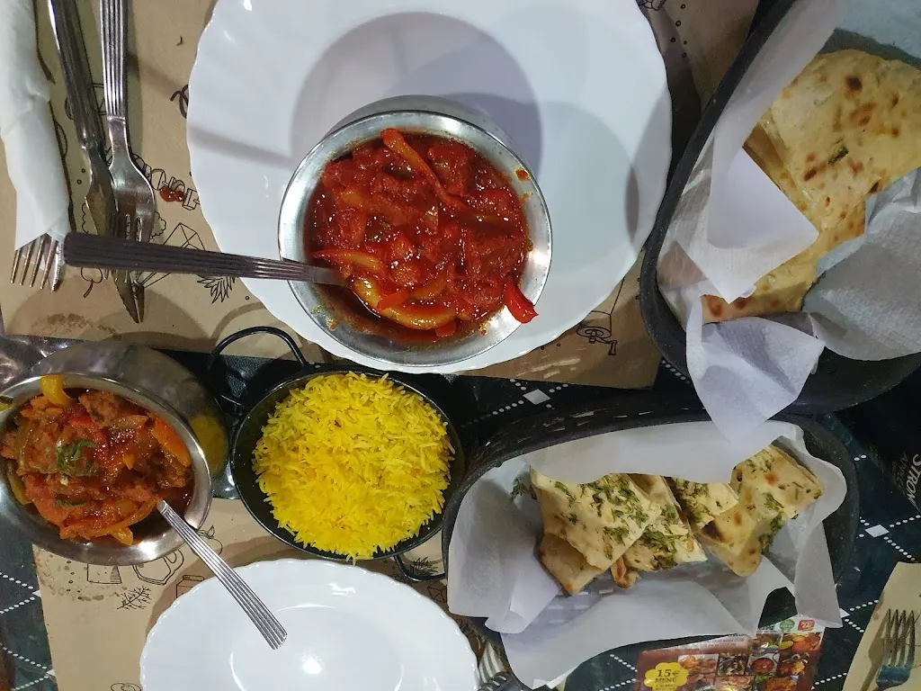 Dave “Incredible” W_Restaurantes en Fortuna/ Bombay Fortuna Restaurante y pizzeria Indio_Fortuna_review