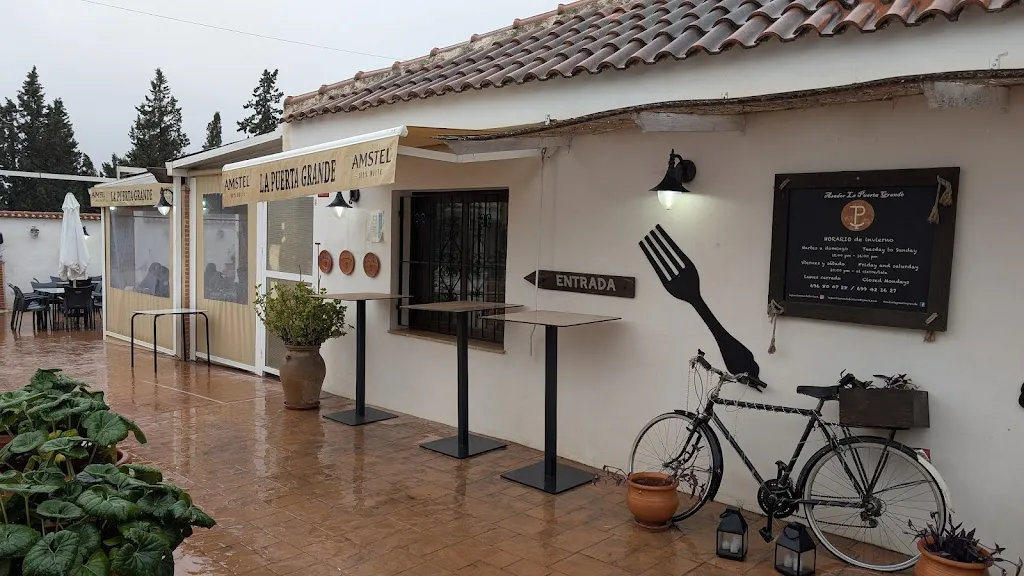 Bob Jones_Restaurante La Puerta Grande / Junto Balneario de Leana_Fortuna_review