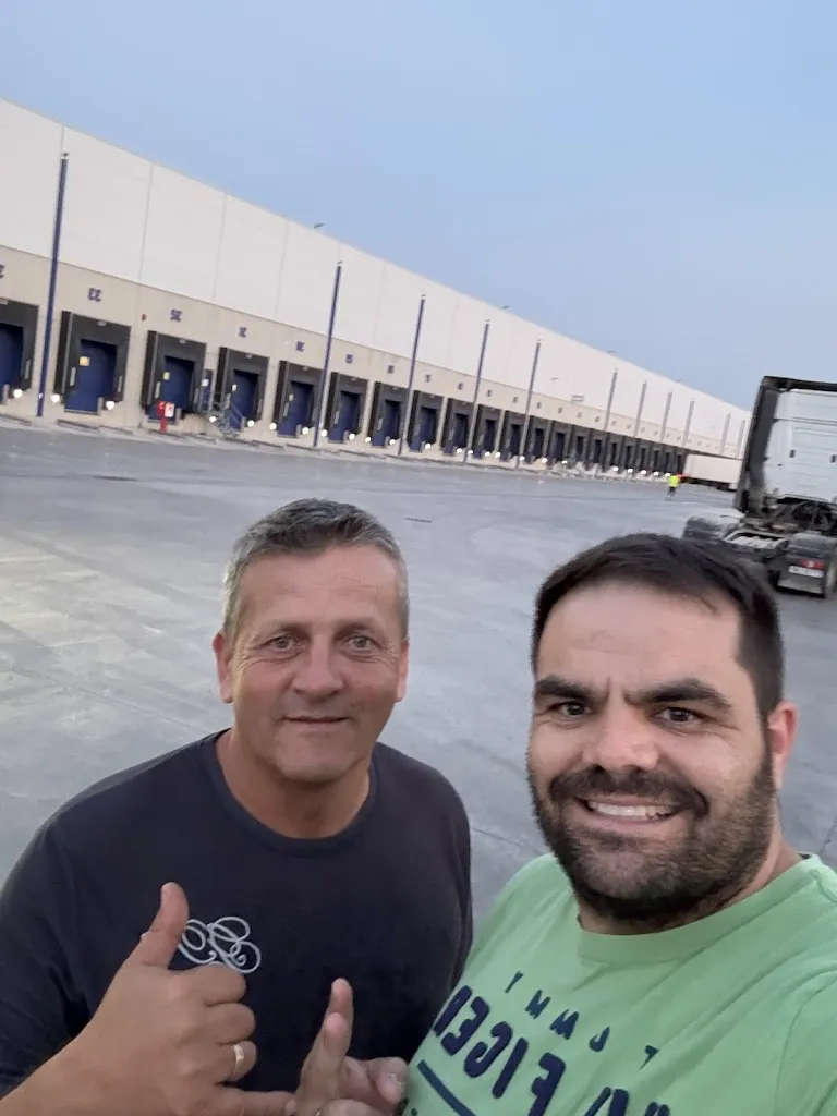 FERNANDO OLIVEIRA_MAWI BAR LIBRILLA_Librilla_review