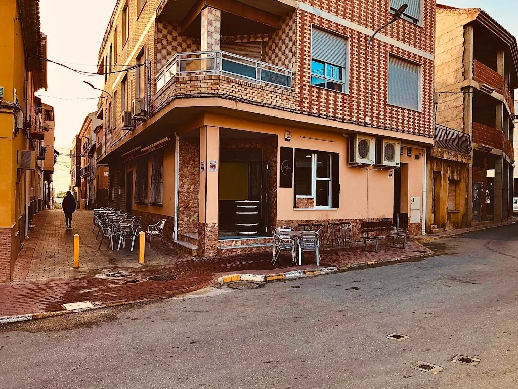 MAWI BAR LIBRILLA_Librilla_slider_image_2