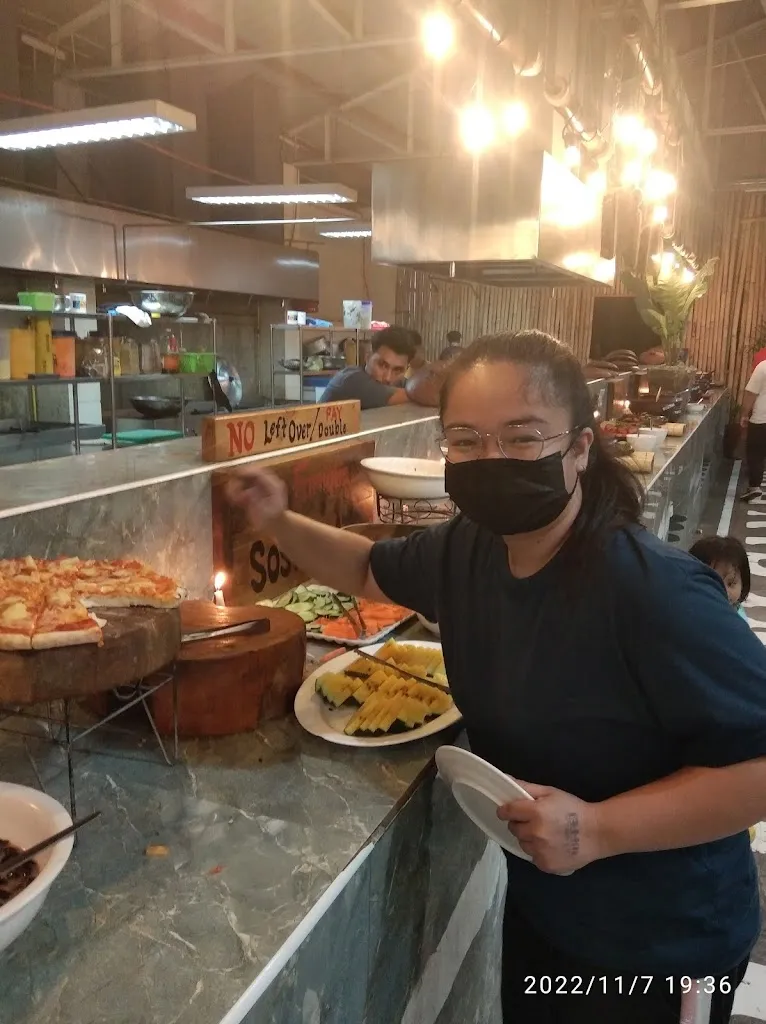 Jonathan Lomabao_La Famiglia Plaza - Buffet, Ala Carte, Live Music - La Union_La Unión_review