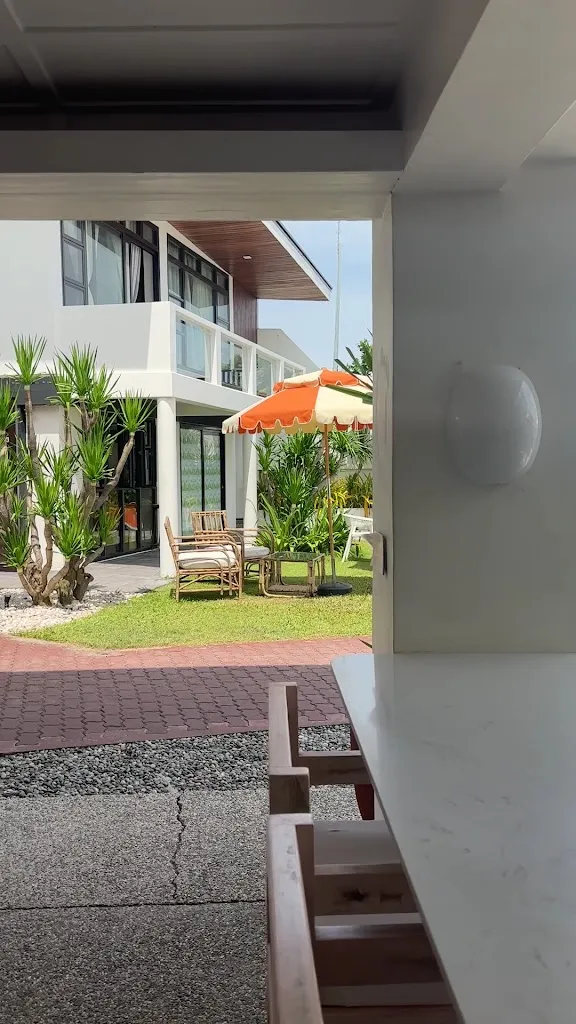 liland stone_Seabuds La Union_La Unión_review