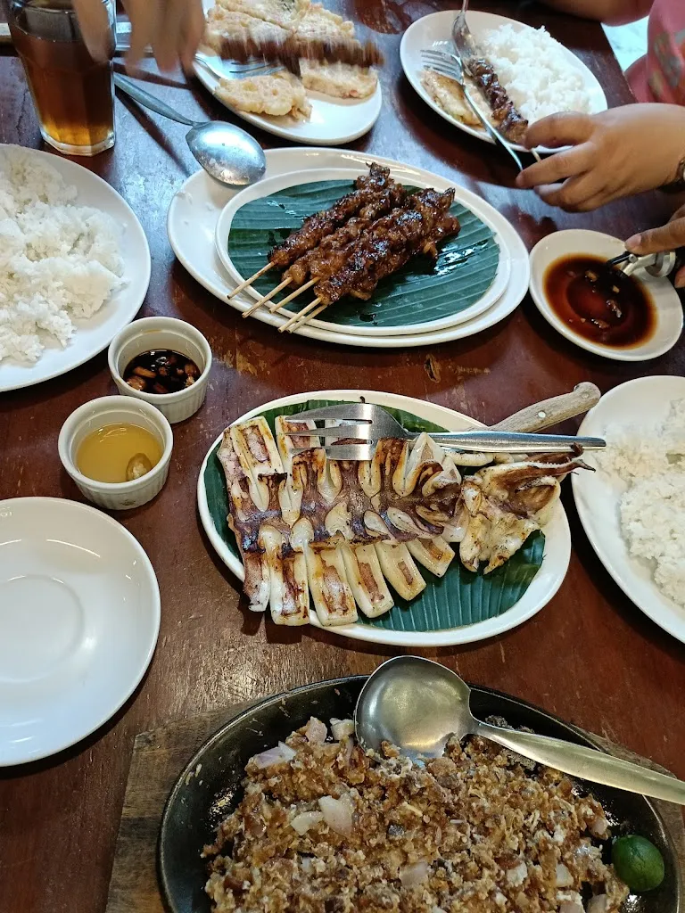 Verden Familan_Dencio’s Bar & Grill Restaurant La Union Branch_La Unión_review