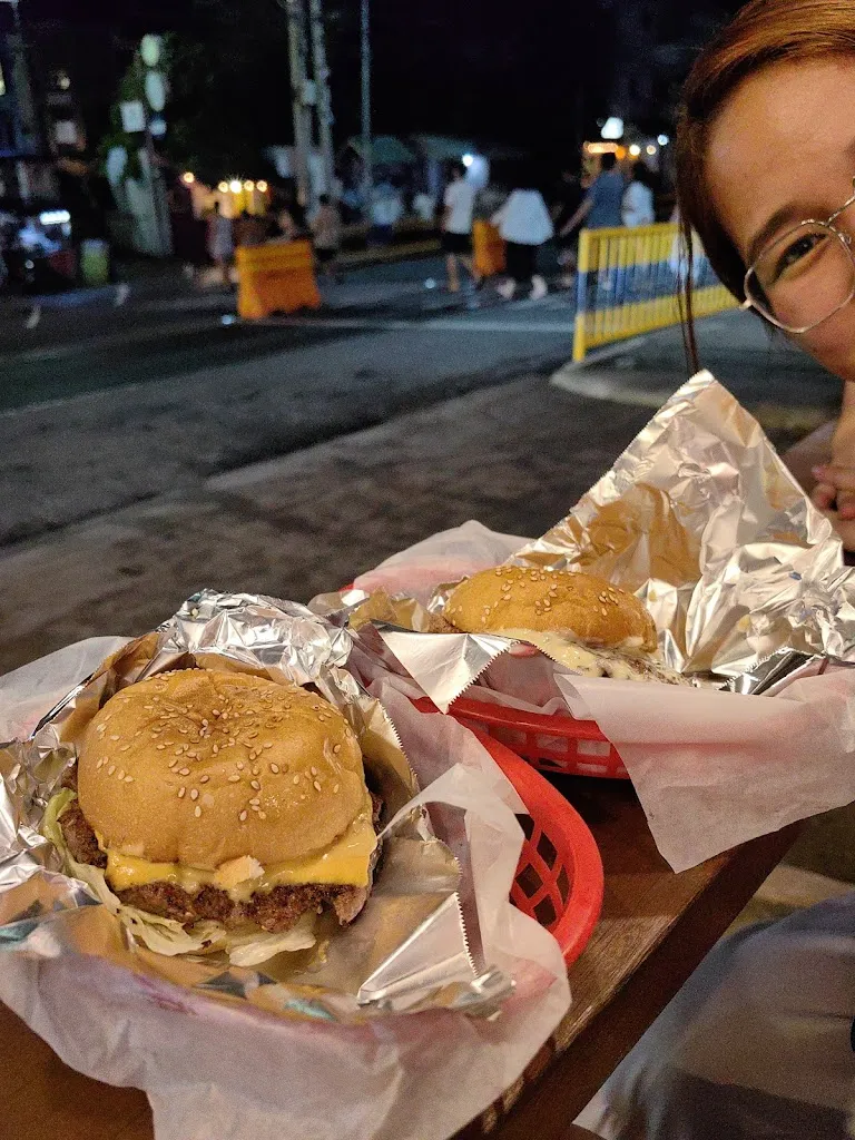 Mark Gotauco_Mad Monkeys Burger Lab_La Unión_review