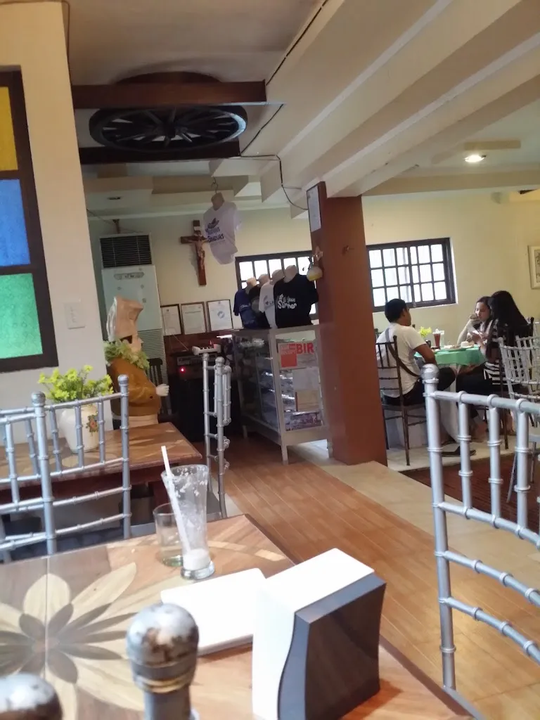 Adrian Imperio_Muchas Gracias Family Restaurant_La Unión_review