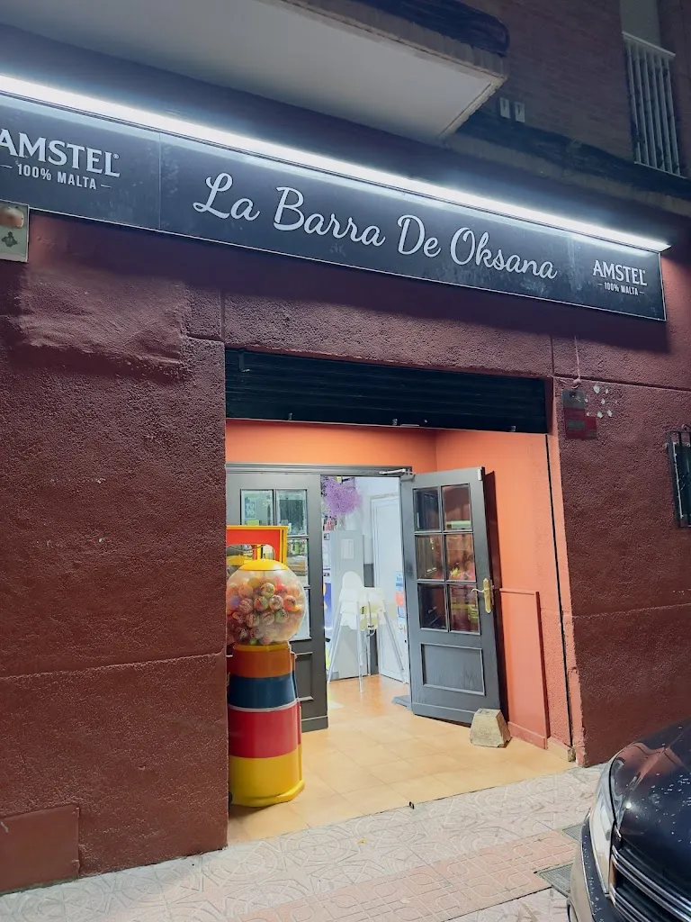 GINMY JOHAN REDONDO RIVEROS_La barra de oksana_Lorquí_review