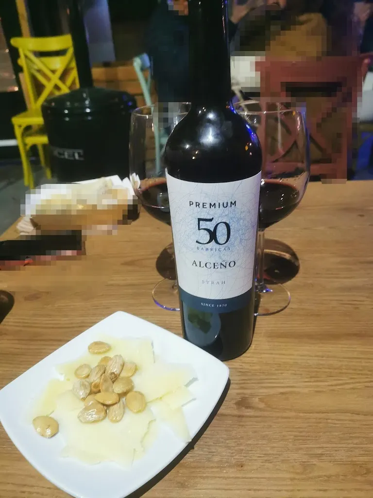 Víctor López_Abrevadero de Patos_Cieza_review