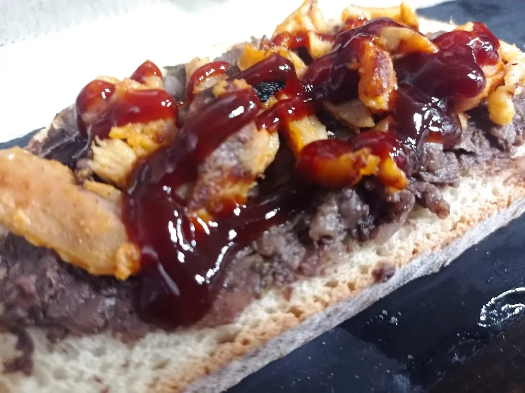 Marcos A. Palacios_Bar Venus_Cieza_review