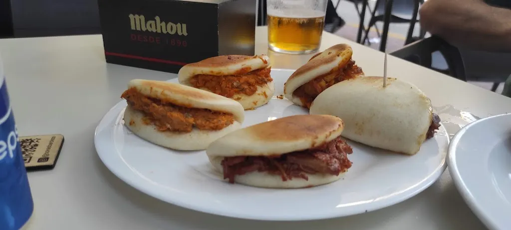 Beatriz Tomas_Bokao Bar_Cieza_review