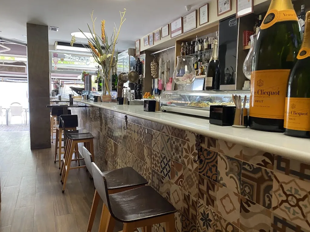 Bar Gomis restaurant in Cieza