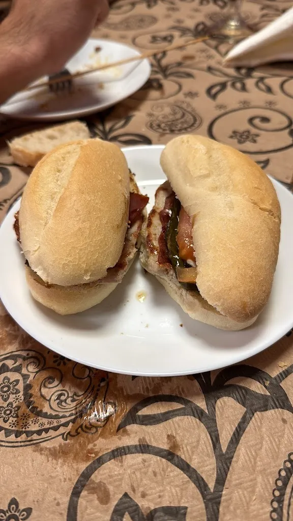 Antonio López San Román_LOS TOREROS Bar_Cieza_recensione