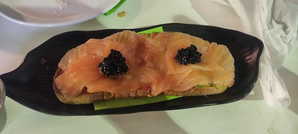 Angela Mendoza_Bugatti Bar_Cieza_review