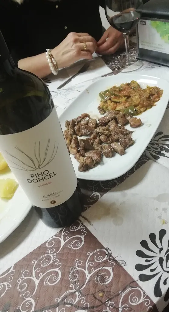 Victor molina sanchez_Bar Nacional_Cieza_review