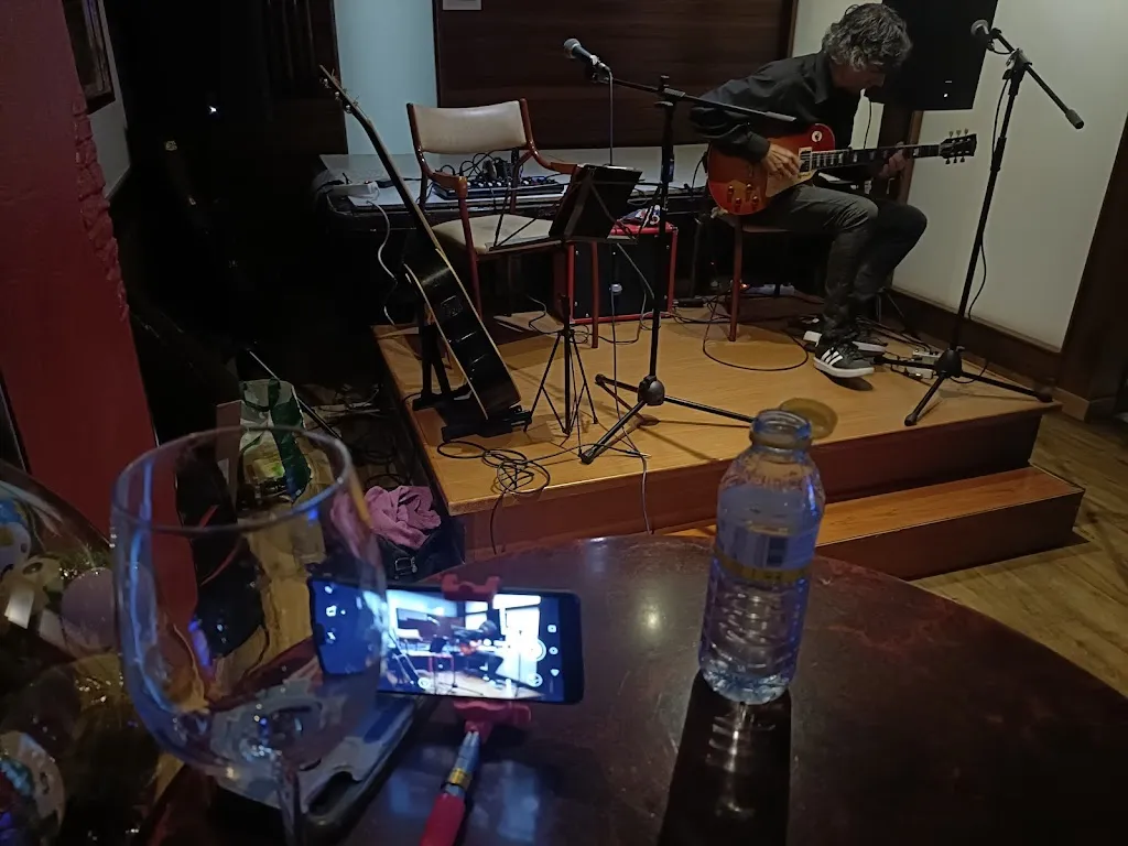 Pub Madeira_Cieza_slider_image_3