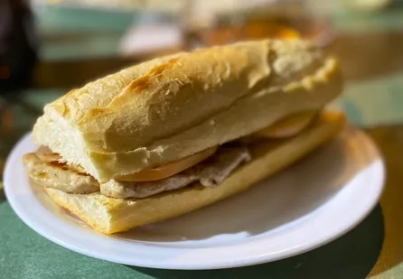 Adán Collados Díaz_Cafe Bar Olimpia_Cieza_review