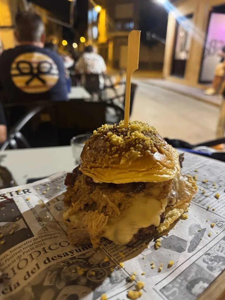 Lucía Marín Villa_Sala burger_Cieza_review