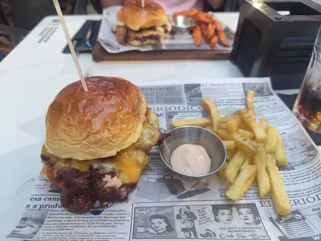 Juan Ibáñez_Sala burger_Cieza_review