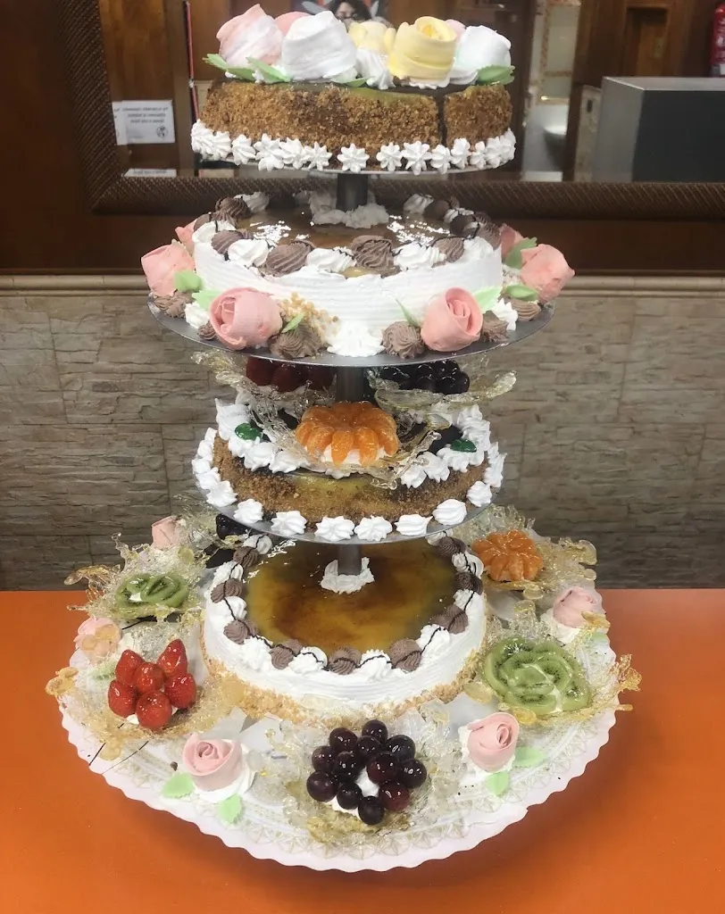 Ley Orden_Confitería María_Cieza_review