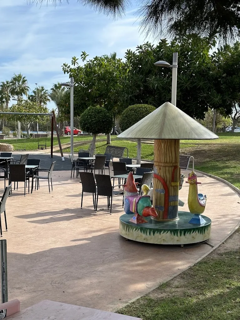 Greg T_El Botánico de Ramón y Marisol_Lo Pagán_review