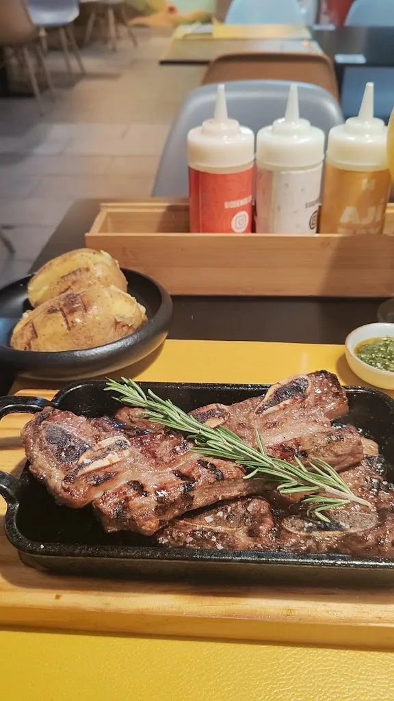 Restaurante Humo Vallecas_San Isidro_slider_image_2