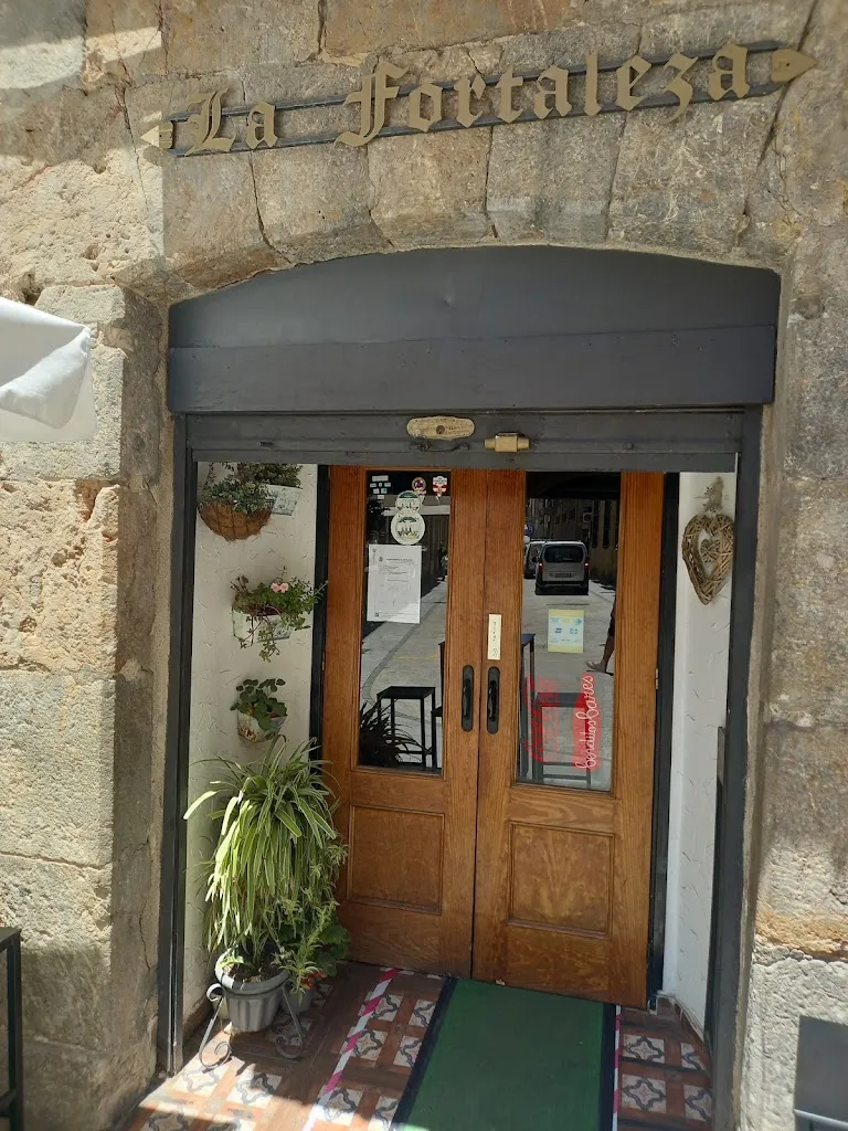 Svetlin Dimitrov_La Fortaleza_Los Gabatos_review