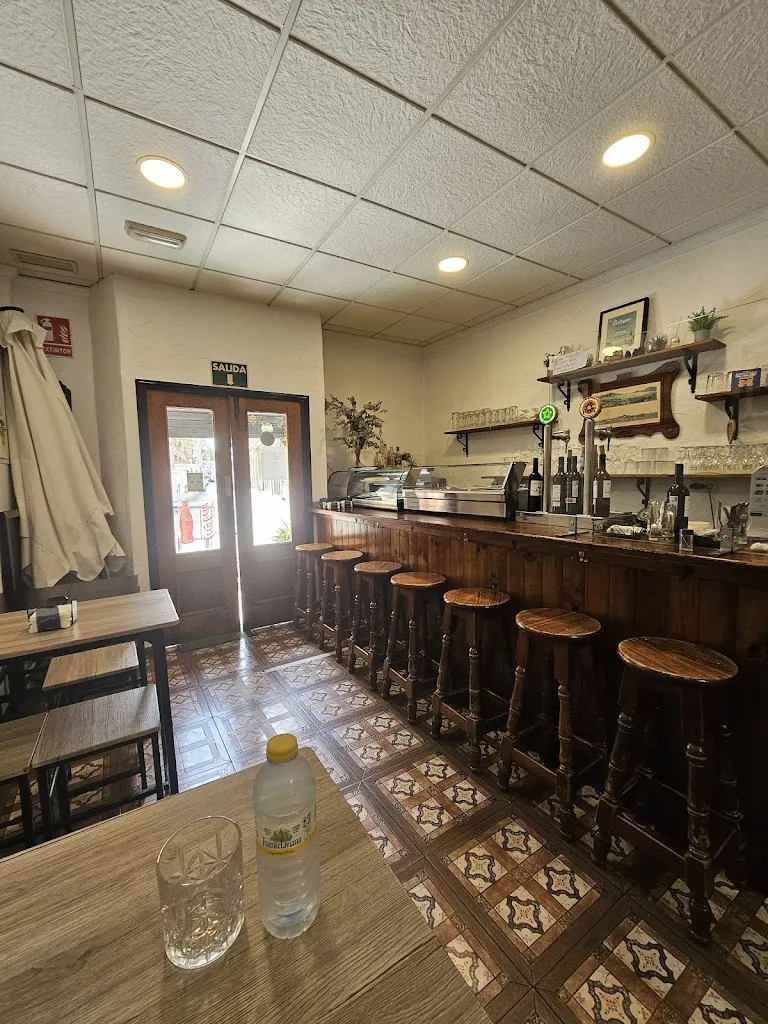 Mariela Ivanova_La Fortaleza_Los Gabatos_review