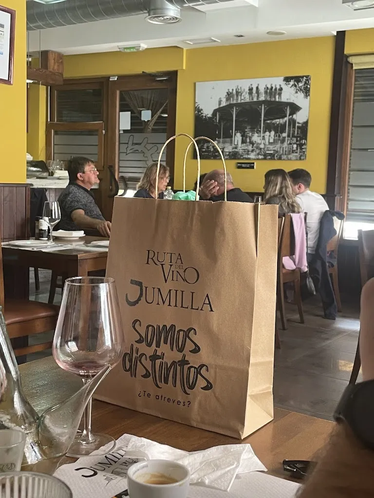 Laura Bulai_Los Tres Soles_Jumilla_review