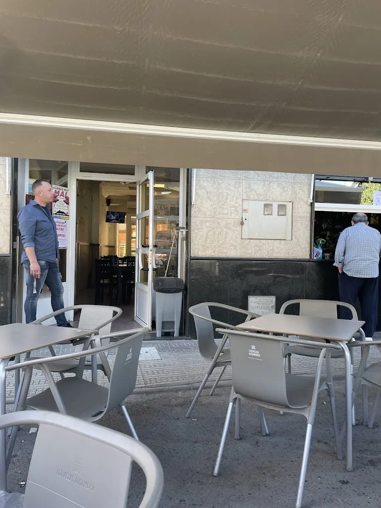 Jürgen Loga_Cafe bar, AL ROLLO_Jumilla_review