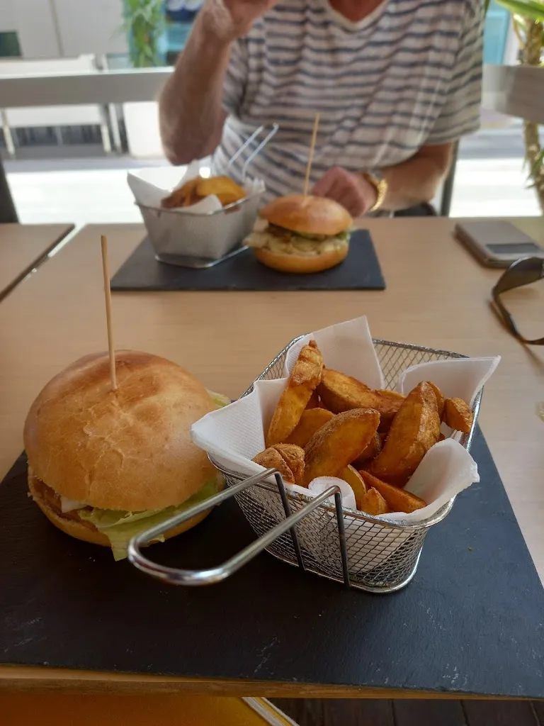 Menu_Bar restaurante HUELLAS_Redován_immagine_8