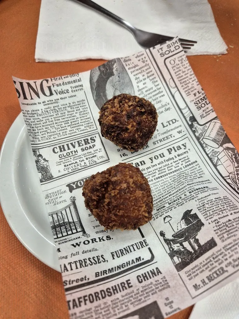 Silvia Alarcón_La Parrilla de pepe_Pliego_review