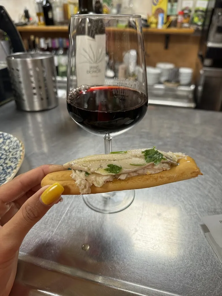 Tina No lo sé_BAR CASINO_Pliego_review