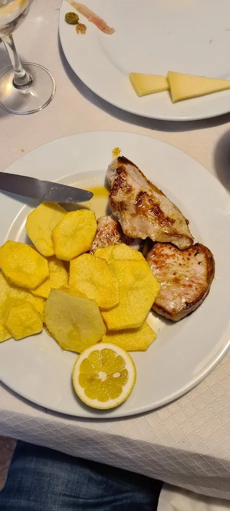 Jose Martinez_Restaurante Los Escudos_Pliego_review