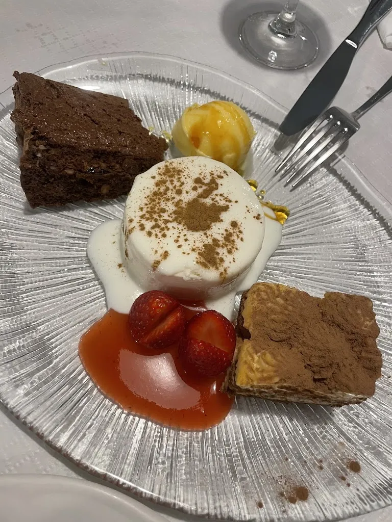 Restaurante Los Escudos_Pliego_slider_image_3