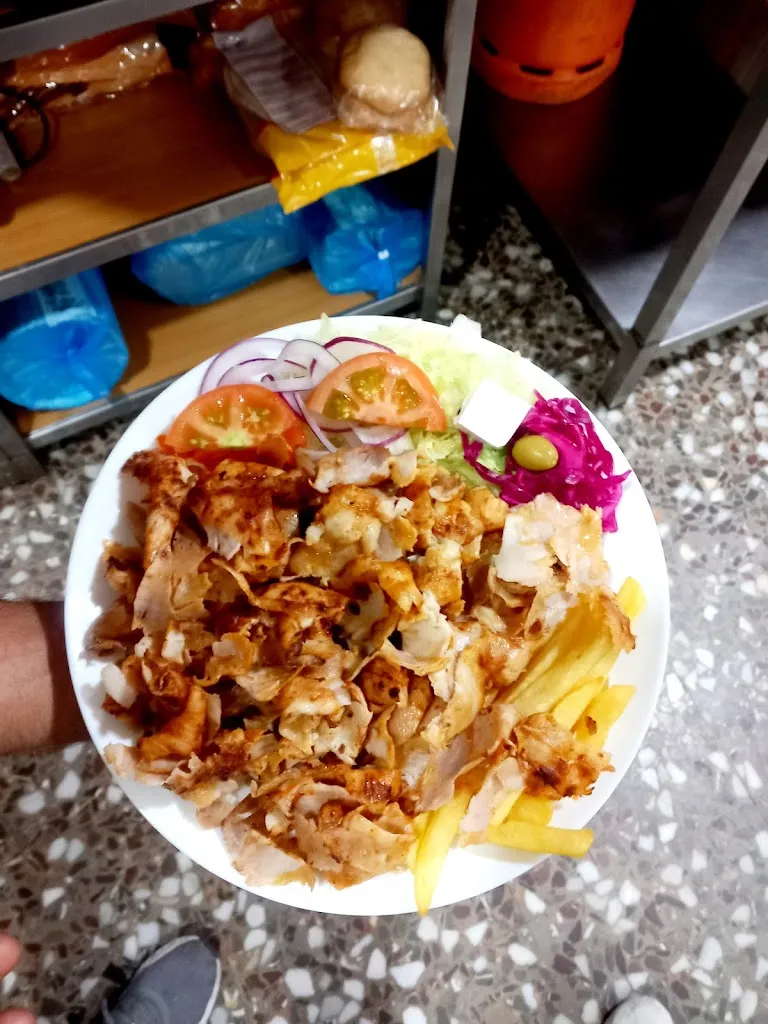 ALI PAK KEBAB PIZZA_Pliego_slider_image_3