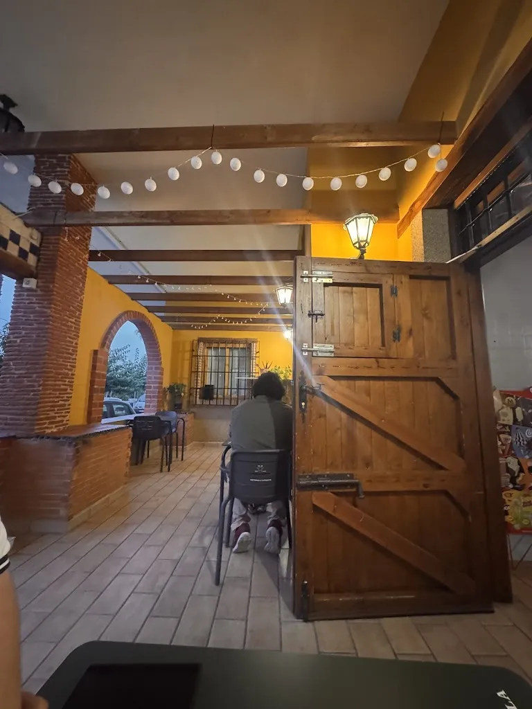 Dairys Vásquez Guerrero_La Noria Bar Restaurante_Puerto Lumbreras_review