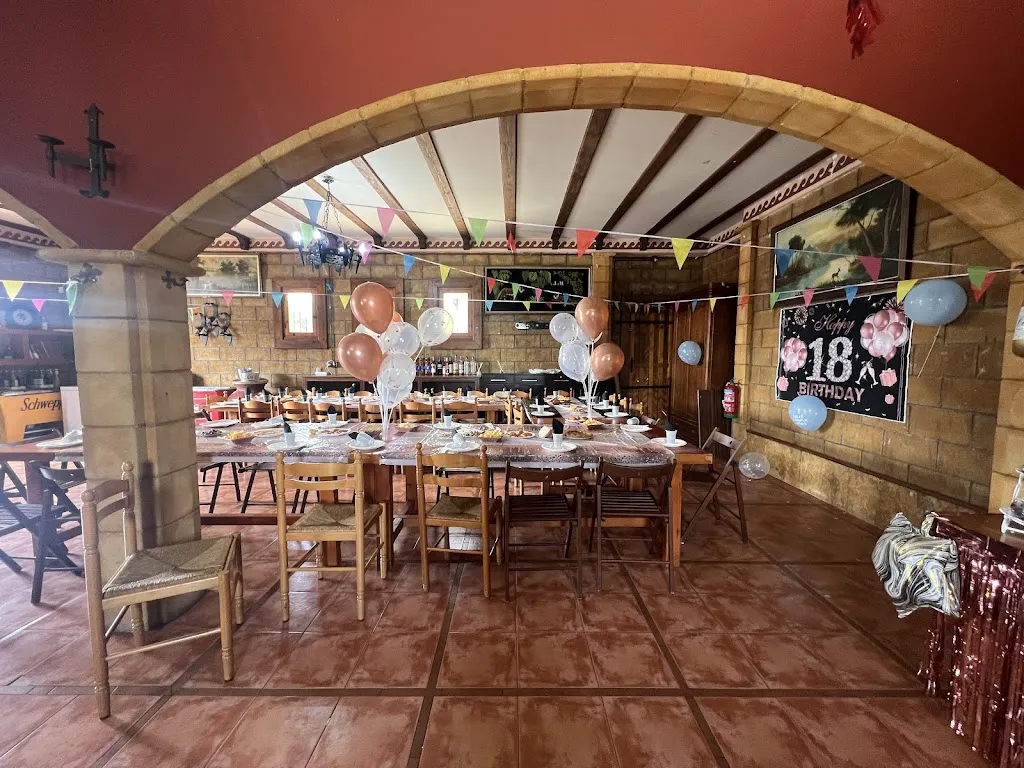 Castillo Santomera restaurant in Santomera