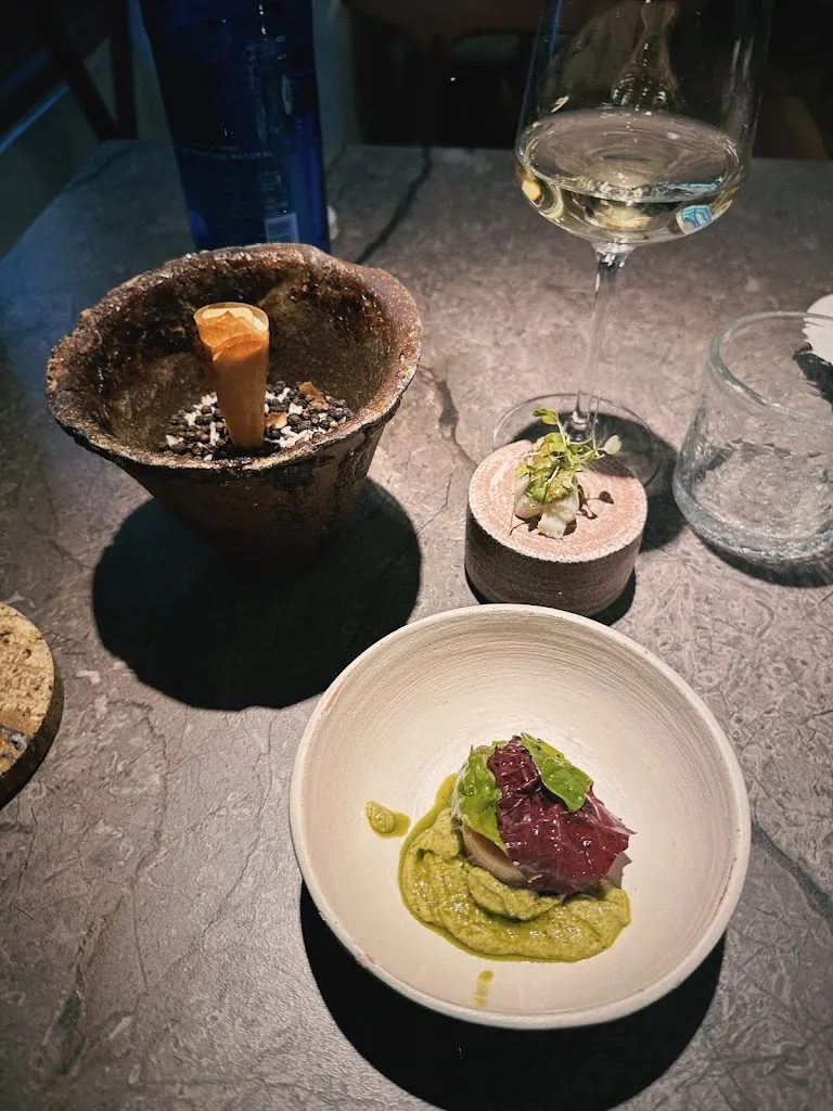 Kato Pipia_Desborre_Unión La_review