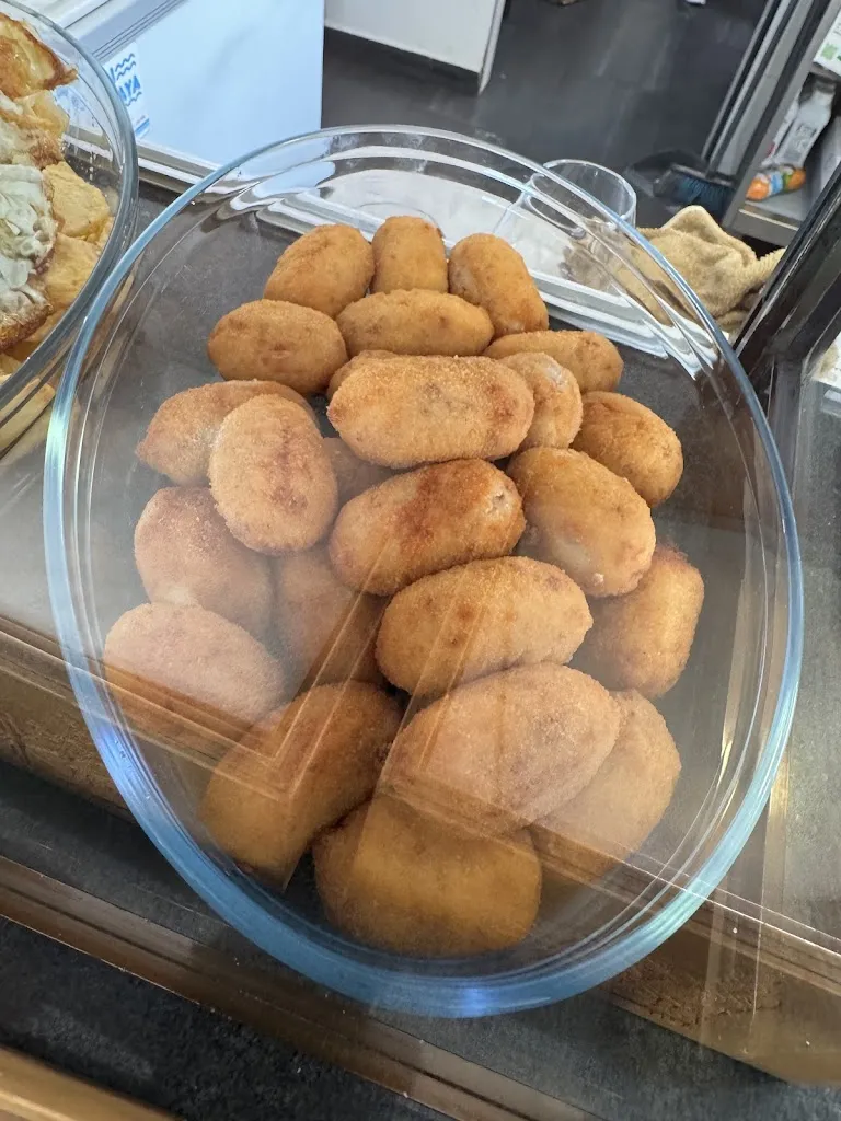 Sonia_Cafe-bar la ventanica de Loli_Villanueva del Río Segura_avis