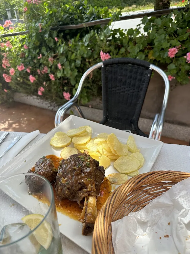 Szymon Kubicki_Cafe bar Josefa_Cabana de Bergantiños_review