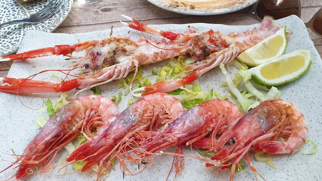 Tracey Leland_Lio Bar_Yecla_review