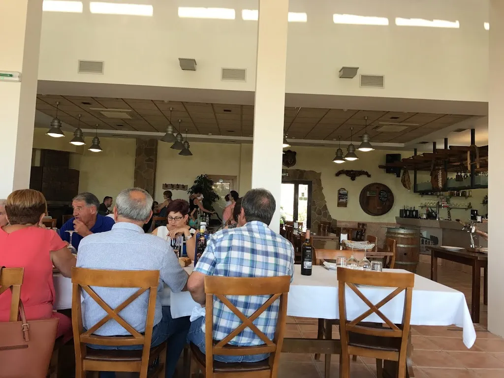 Sam Perrin_Casa Zabaleta_Aibar/Oibar_review