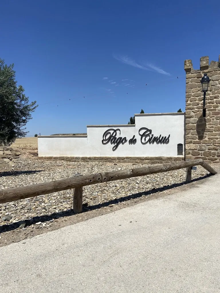 fayesantimone_PAGO DE CIRSUS. Bodega, Hotel & Restaurante_Ablitas_review