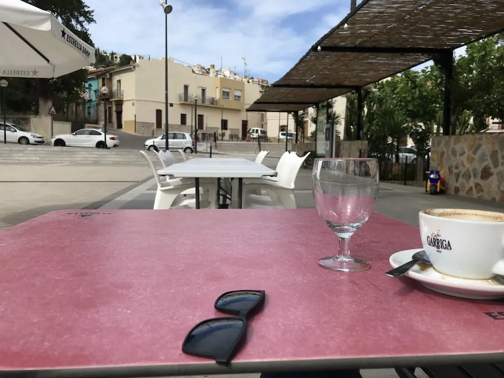 Bar Plaça_Sanet y Negrals_slider_image_1