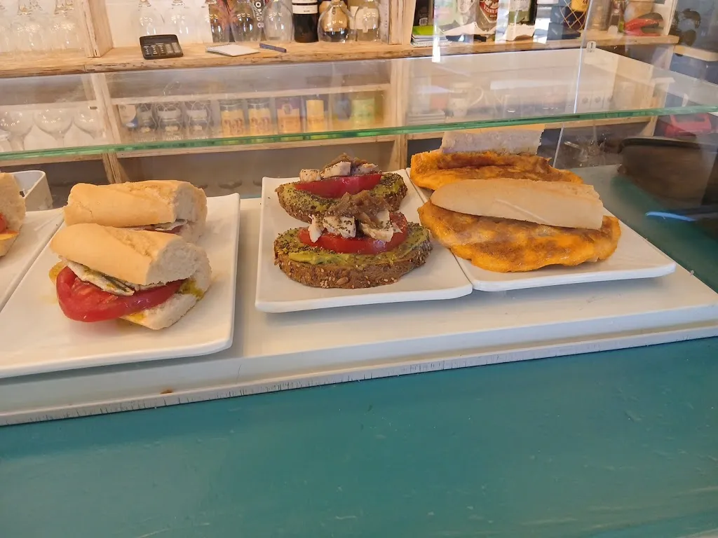 Pablo Alexander Fuetterer Galiana_Bar Ilarria_Abáigar_review